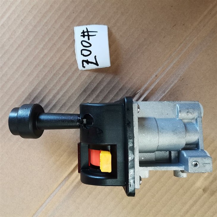 14750667H Hyva Carriage Lift Valve with Flag 4 Outlets  (2 Shocks)