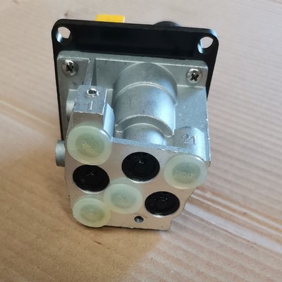 14750667H Hyva Carriage Lift Valve with Flag 4 Outlets 2 Shocks 14750667H Hyva Carriage Lift Valve with Flag 4 Outlets 2 Shocks